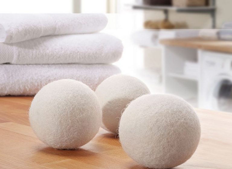 Wie Sie eine Daunenjacke richtig waschen und trocknen Die RatgeberSeite